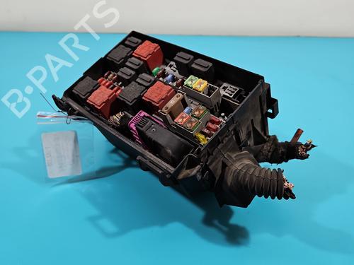 Used Fuse box Fuse box 37810473 37810473