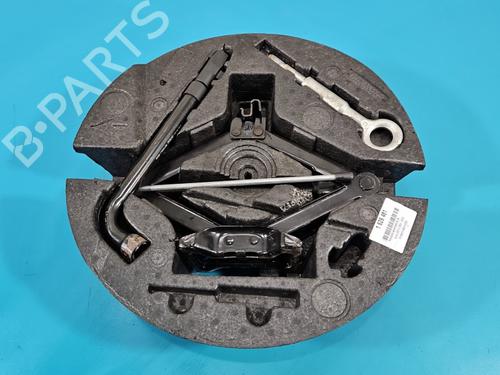 Used Jack Kit Jack Kit VOLVO V70 III (135) D5 AWD (185 hp) 39657211 39657211