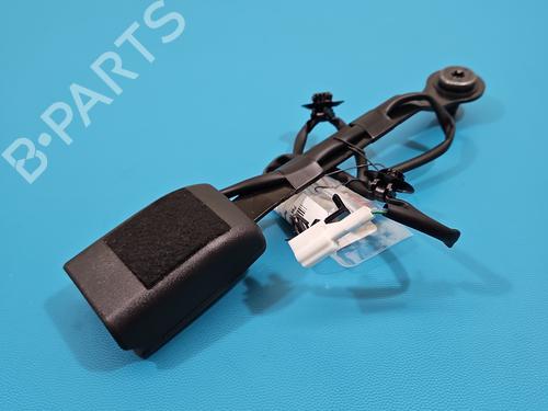 front-right-seatbelt-renault-kadjar-ha_-hl_-2015-38147601 main image