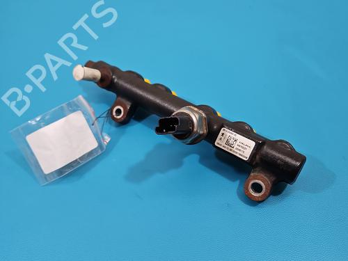 Used Injection rail Injection rail 38146614 38146614