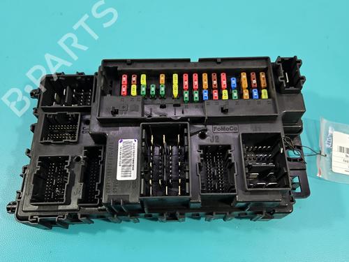 Used Fuse box Fuse box 37850208 37850208