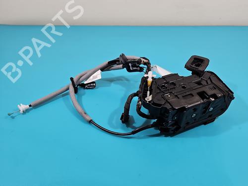front-right-lock-skoda-karoq-nu7-nd7-2017-38119821 main image