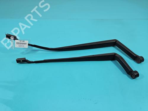 Used Front windshield wiper arm Front windshield wiper arm 37822151 37822151