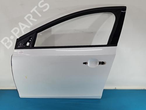 dr-venstre-fortil-volvo-v40-hatchback-525-2012-2013-2014-2015-2016-2017-2018-2019-38147327 main image