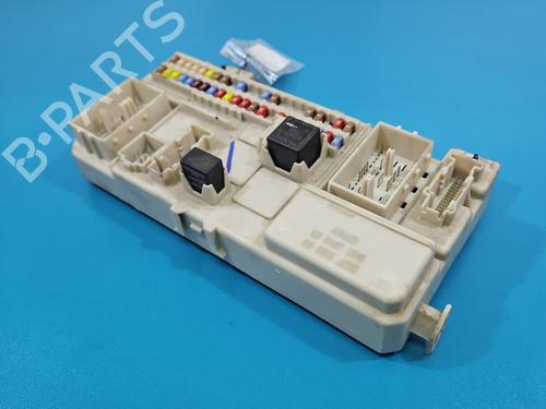 Used Fuse box Fuse box 38000500 38000500
