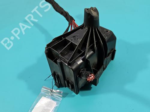 Fuse box SKODA RAPID Spaceback (NH1) 1.4 TDI | BP37859074E1 - Image 8