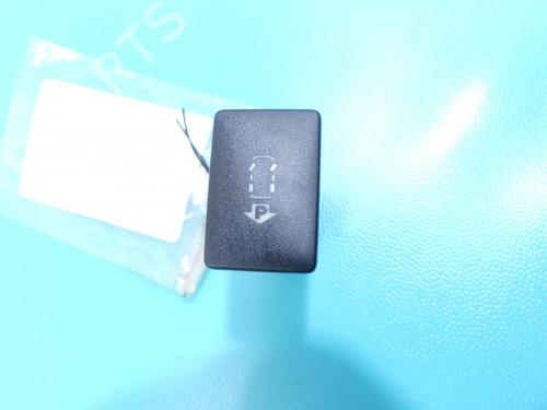 Switch TOYOTA AURIS (_E18_) 1.6 (ZRE181_, ZRE185_, ZRE185R, ZRE181R) | BP37802916I30 - Image 2