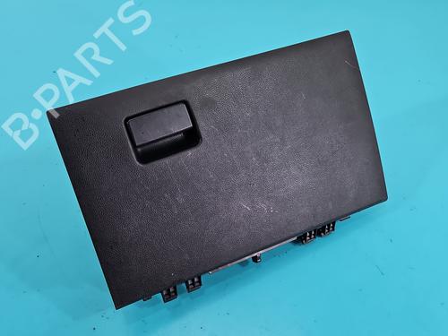cupobject-holder-toyota-corolla-saloon-_e21_-2019-37820824 main image