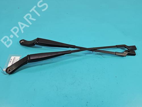 Used Front windshield wiper arm Front windshield wiper arm 38120392 38120392