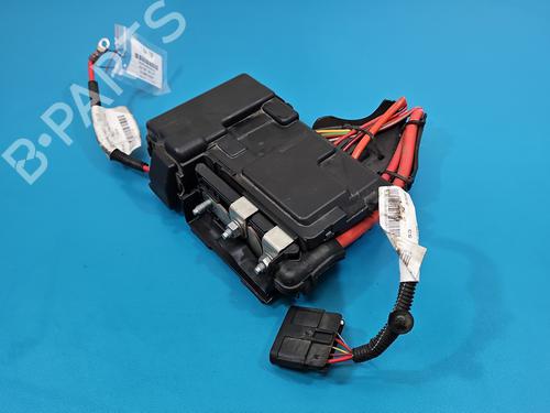 Used Fuse box Fuse box 37852655 37852655