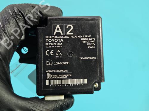 Other TOYOTA COROLLA Saloon (_E21_) 1.8 VVTi Hybrid (ZWE211) | BP37821179O1 - Image 3