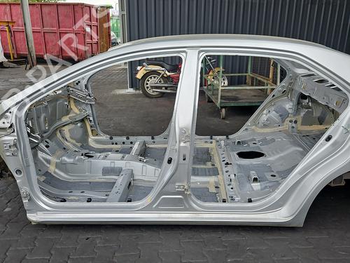 Used Left sideskirt Left sideskirt 37851756 37851756