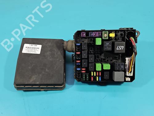 fuse-box-mitsubishi-outlander-ii-cw_w-2005-2006-2007-2008-2009-2010-2011-2012-37810246 main image