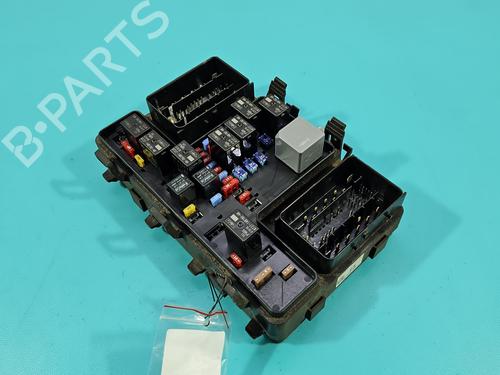 Used Fuse box Fuse box 37850032 37850032