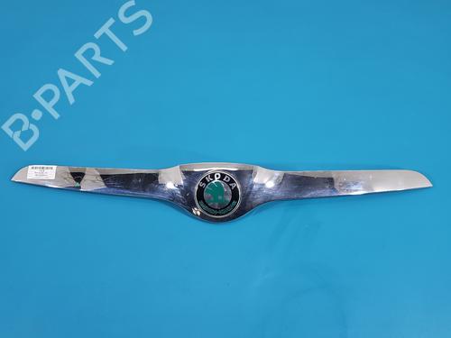 grille-skoda-yeti-5l-2009-2010-2011-2012-2013-2014-2015-2016-2017-37843299 main image