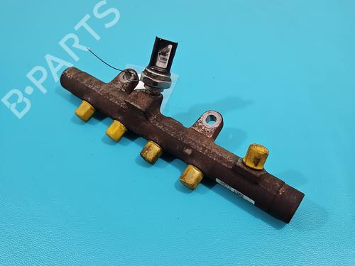 Used Injection rail Injection rail 38119724 38119724