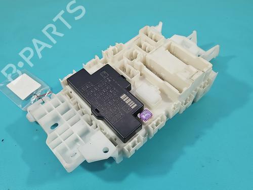 Used Fuse box Fuse box 37816368 37816368