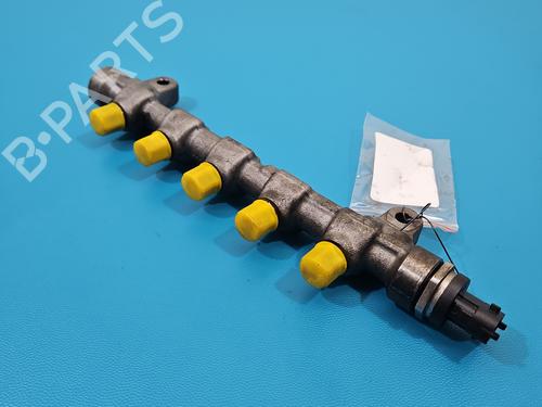 Used Injection rail Injection rail 38150657 38150657
