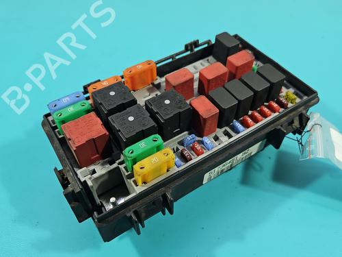 Used Fuse box Fuse box 37827726 37827726