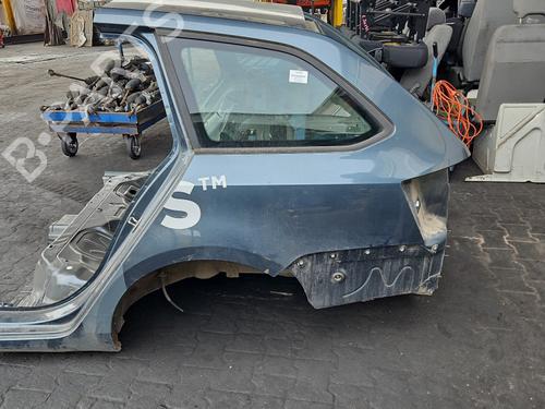 Guarda-lamas trás esquerdo Guarda-lamas trás esquerdo SKODA OCTAVIA III Combi (5E5, 5E6) 1.5 TSI (150 hp) 37841435 37841435