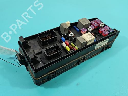 Used Fuse box Fuse box 37819517 37819517