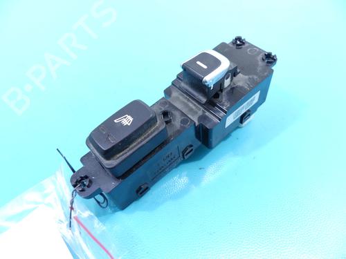 switch-kia-carens-iv-2013-37885562 main image