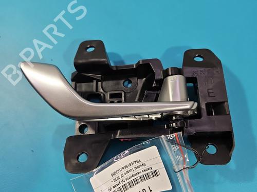 Used Rear right interior door handle Rear right interior door handle HYUNDAI TUCSON (NX4E, NX4A) [2020-2026] 39206031 39206031