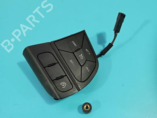 Used Steering wheel controls Steering wheel controls FIAT 500X (334_) 2.0 D Multijet 4x4 (334AXB22, 334AXD2B) (140 hp) 39688444 39688444