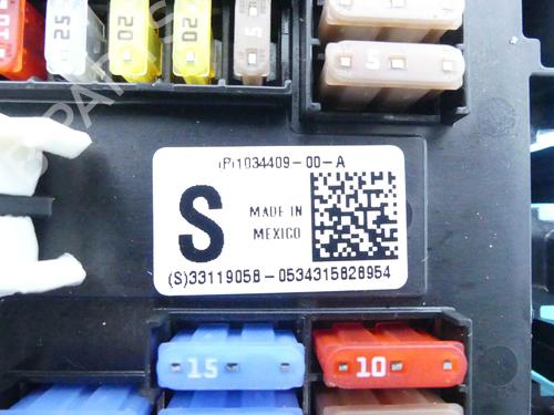 Fuse box TESLA MODEL S (5YJS) 70D AWD | BP37879984E1 - Image 3