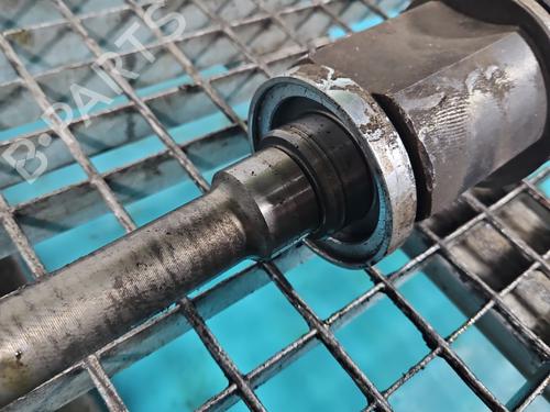 Right front driveshaft BMW X3 (E83) xDrive 20 d | BP37812562M39 - Image 5