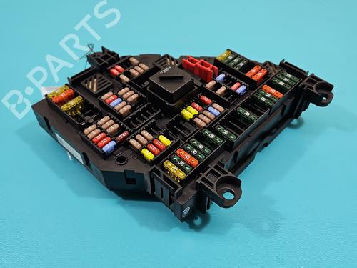 Used Fuse box Fuse box 38139649 38139649