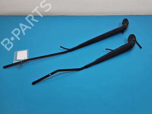 Used Front windshield wiper arm Front windshield wiper arm 37824533 37824533