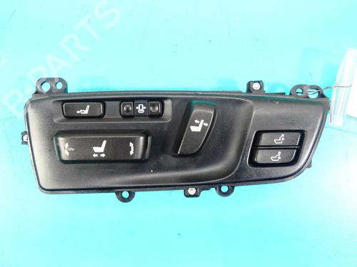 steering-wheel-controls-lexus-gs-_l1_-2011-38154903 main image