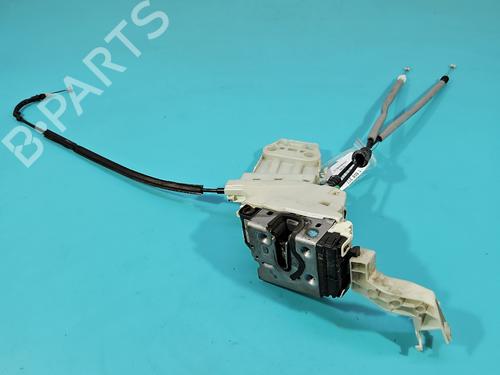 front-right-lock-fiat-500x-334_-2014-37858892 main image