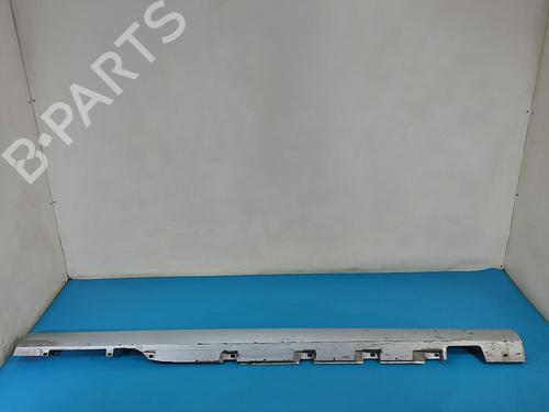 Used Right sideskirt Right sideskirt 37843159 37843159