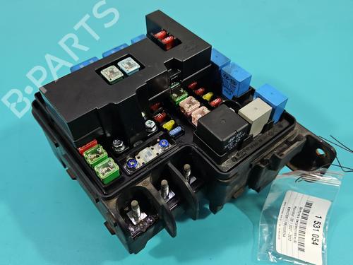 Used Fuse box Fuse box 38149981 38149981
