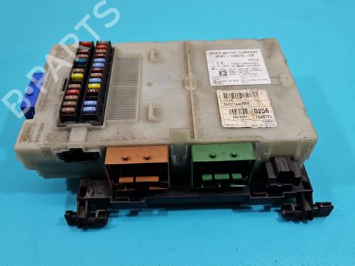 Used Fuse box Fuse box 38146007 38146007