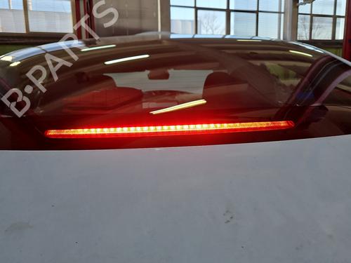 bremselys-tesla-model-3-5yj3-2017-38127755 main image