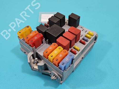 Used Fuse box Fuse box 38139044 38139044