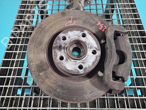 Right front steering knuckle OPEL COMBO Tour (X12) 1.3 CDTI (C26, D26, E26, C05) | BP38129539M26 - Image 1