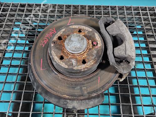 left-front-steering-knuckle-mercedes-benz-e-class-w212-2009-2010-2011-2012-2013-2014-2015-2016-37818912 main image