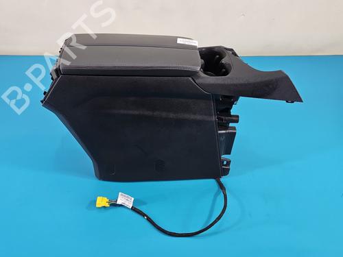 Used Armrest / Center console Armrest / Center console PEUGEOT 5008 II (MC_, MJ_, MR_, M4_) 1.5 BlueHDi 130 (MCYHZJ, MCYHZR, MCYHZX) (131 hp) 40038192 40038192