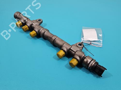 Used Injection rail Injection rail 38129120 38129120
