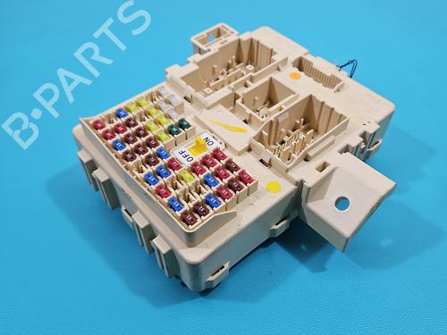 Used Fuse box Fuse box 38144157 38144157