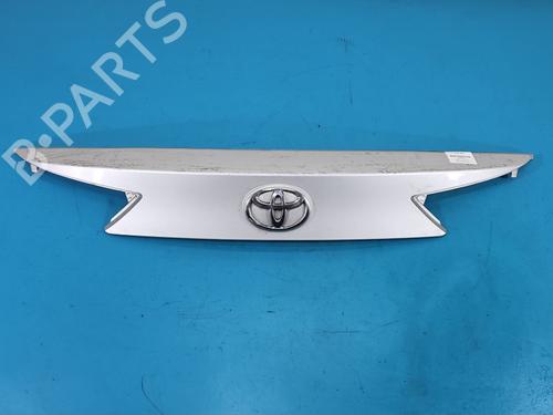 tailgate-trim-toyota-auris-estate-_e18_-2013-2014-2015-2016-2017-2018-37840748 main image