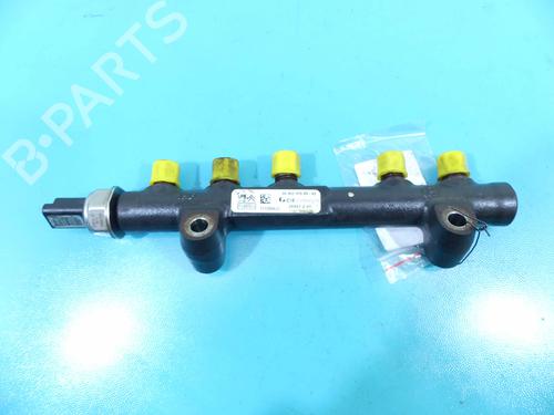 Used Injection rail Injection rail 37885641 37885641