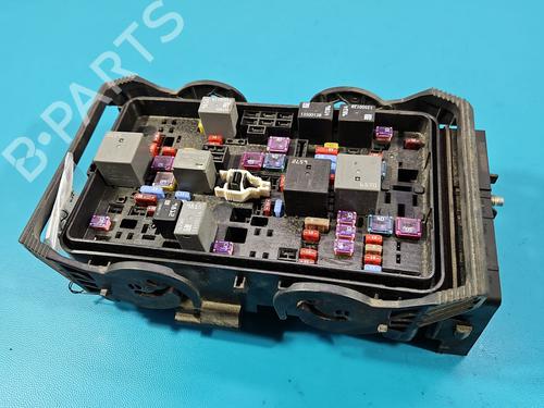 Used Fuse box Fuse box 38000400 38000400