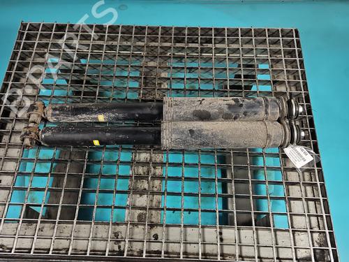 left-rear-shock-absorber-toyota-auris-_e18_-2012-2013-2014-2015-2016-2017-2018-2019-37815367 main image