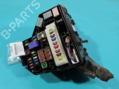 Used Fuse box Fuse box 38135656 38135656