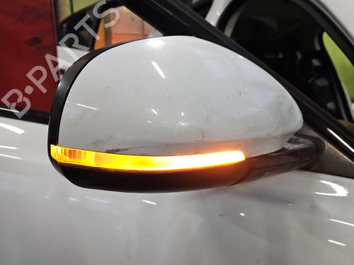 right-mirror-jaguar-xe-x760-2015-37825908 main image